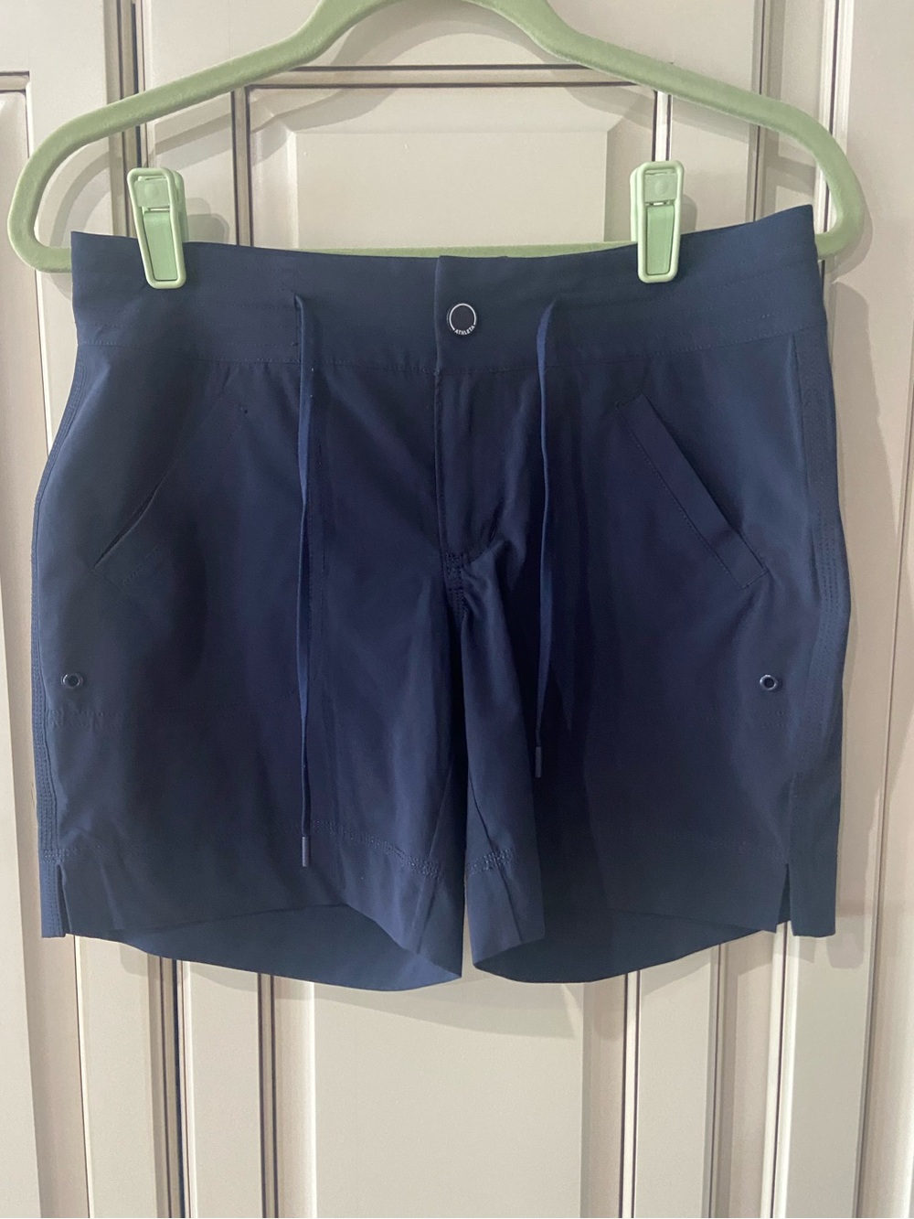 Athleta Navy Rincon Bermuda Shorts EUC